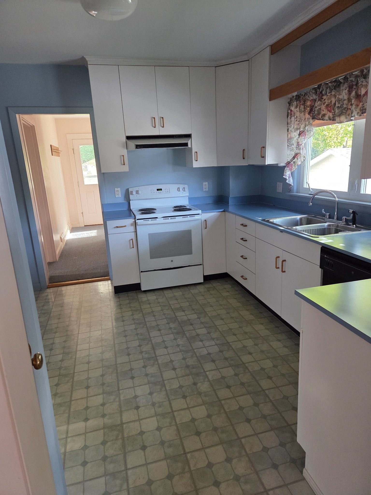 3 Bellevue St, Fairhaven, MA Photo #15