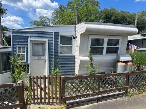 Photo of 2981 Acushnet Avenue, New Bedford, MA 01730 (MLS # 73411187) Photo of 2981 Acushnet Avenue, New Bedford, MA 01730 (MLS # 73411187)