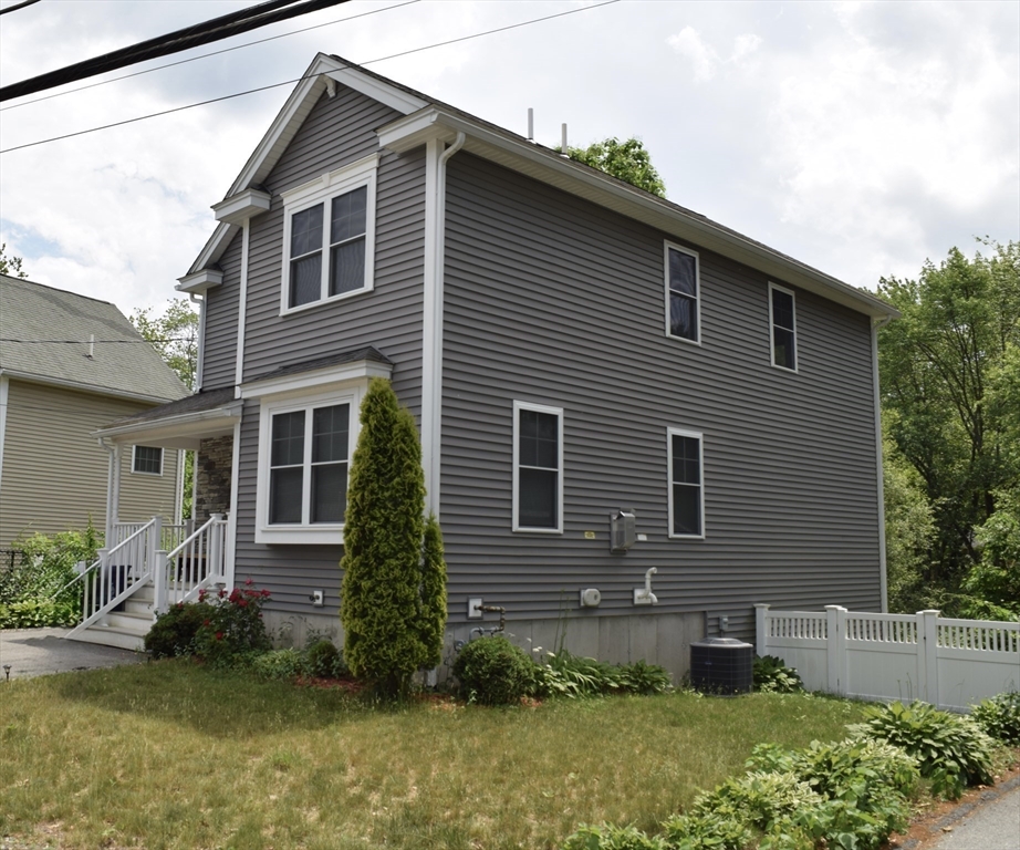 142 Grove Ave