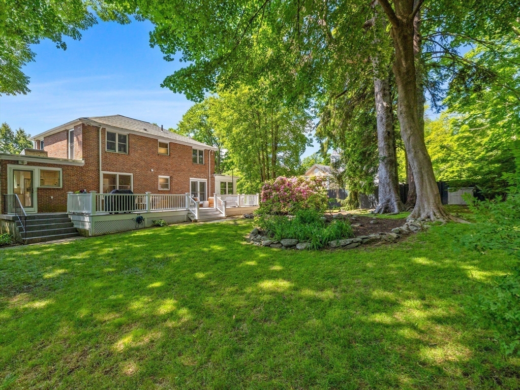 33 Pond Cir