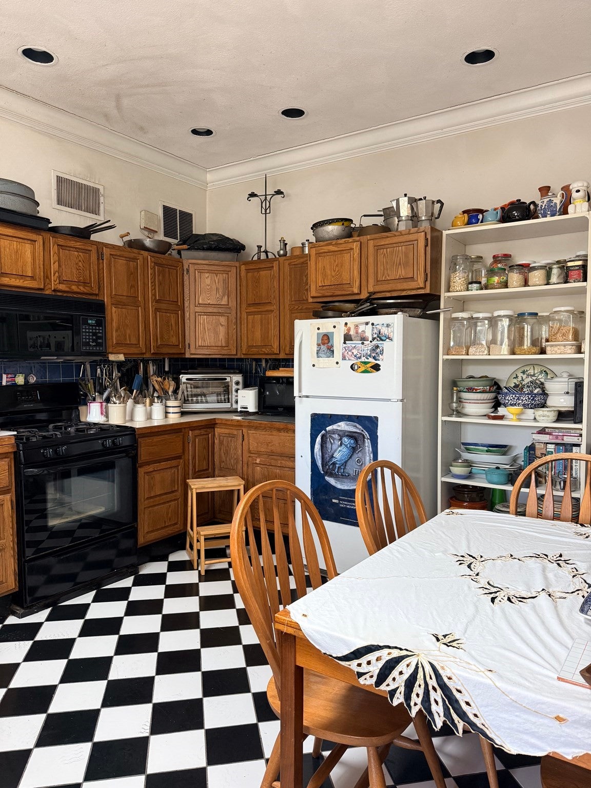 110 Kinnaird St B