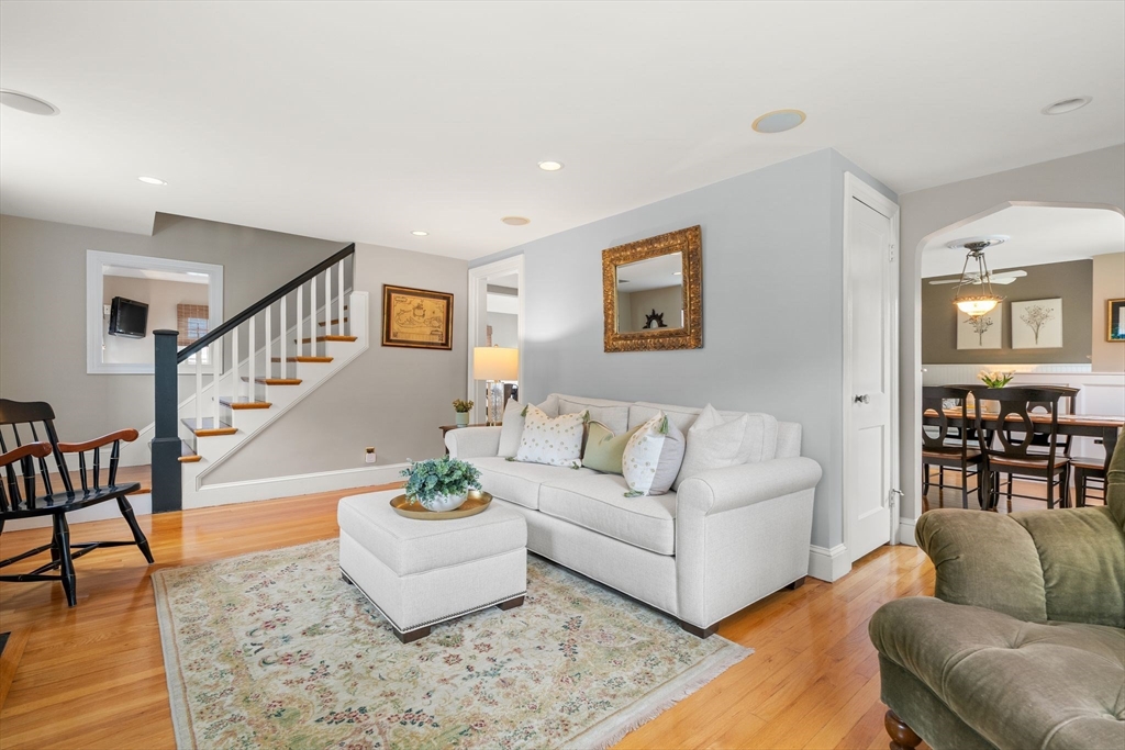 4 Joyce Rd