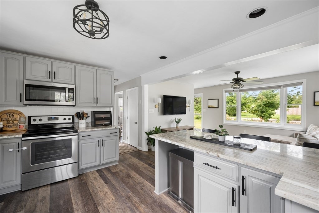 706 Russells Mills Rd, Dartmouth, MA, 706 Russells Mills Rd, Dartmouth, MA Photo #7