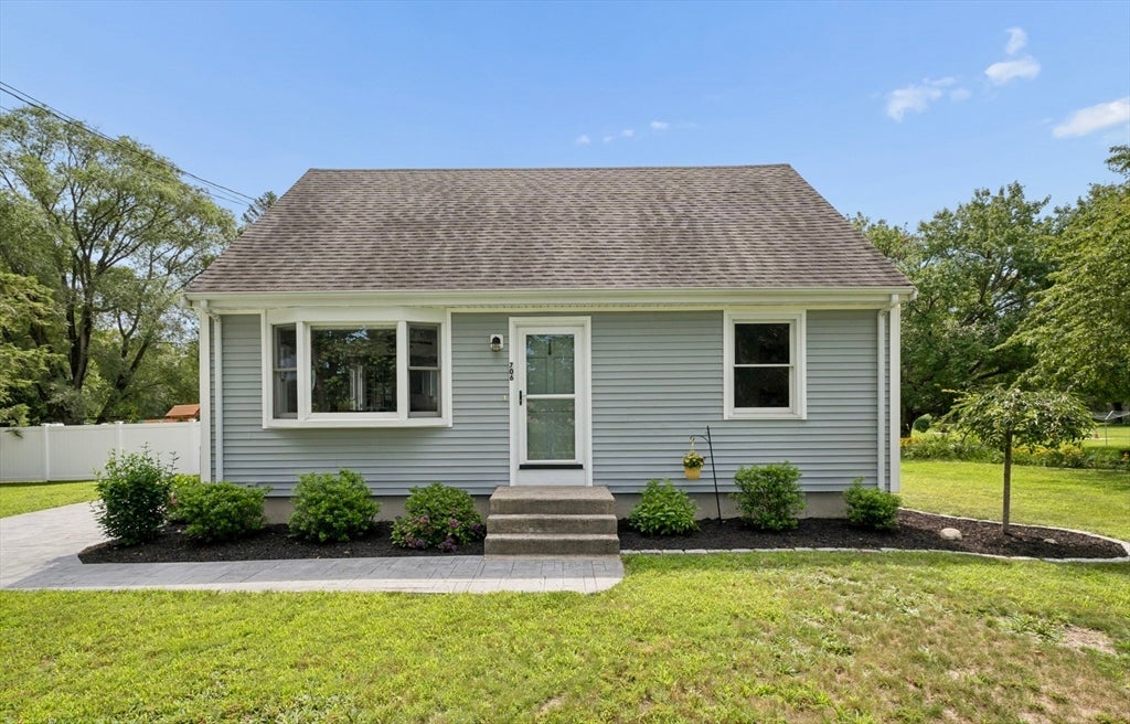 706 Russells Mills Rd, Dartmouth, MA, 706 Russells Mills Rd, Dartmouth, MA Photo #1