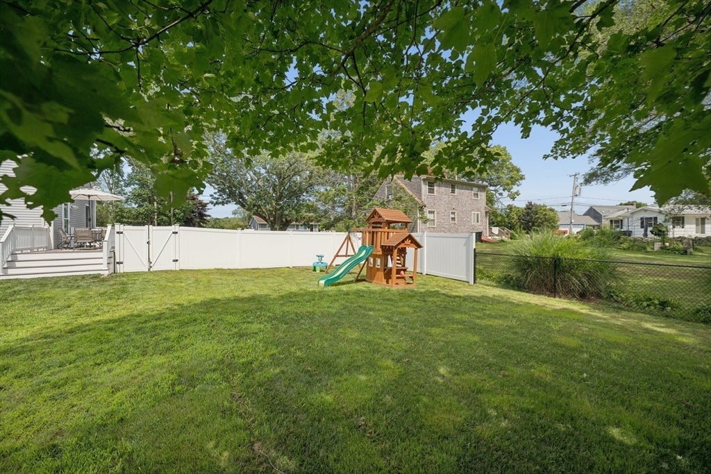 706 Russells Mills Rd, Dartmouth, MA, 706 Russells Mills Rd, Dartmouth, MA Photo #27