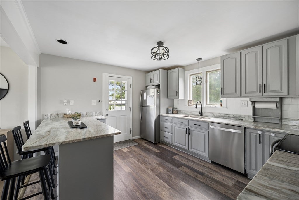 706 Russells Mills Rd, Dartmouth, MA, 706 Russells Mills Rd, Dartmouth, MA Photo #6