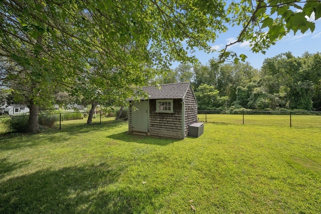 706 Russells Mills Rd, Dartmouth, MA, 706 Russells Mills Rd, Dartmouth, MA Photo #28