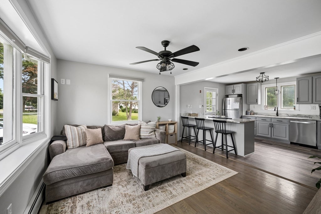 706 Russells Mills Rd, Dartmouth, MA, 706 Russells Mills Rd, Dartmouth, MA Photo #4