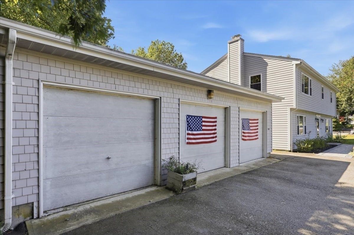 770 Old Warren Rd
