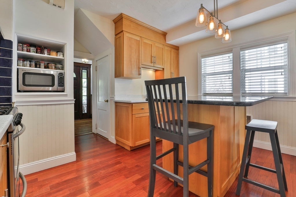 15 Crown St, Milton, MA Photo #14