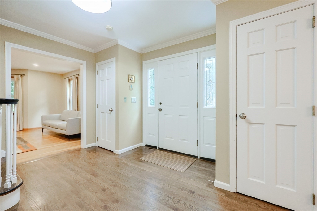 233 Willowgate Rise