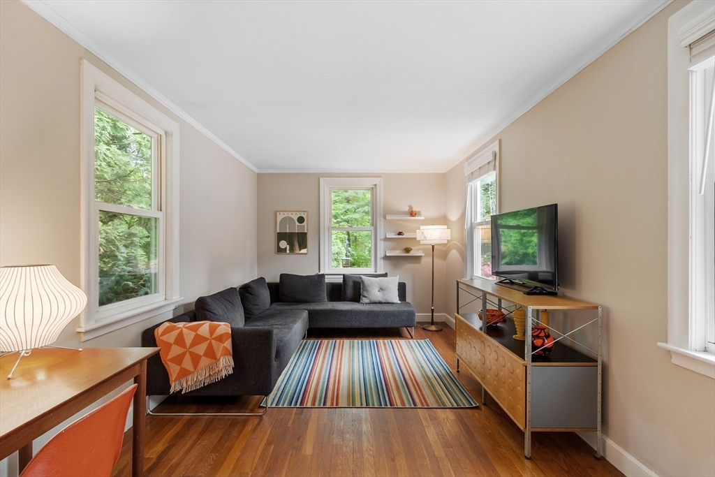 46 Golden Ball Rd
