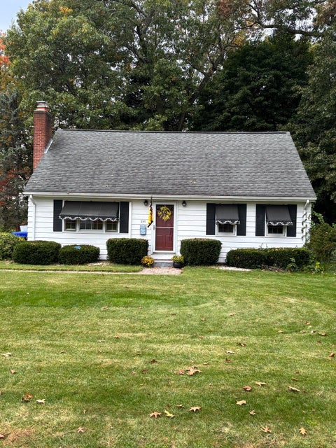 Photo of 250 W Allen Ridge Rd, Springfield, MA 01118 (MLS # 73592473)