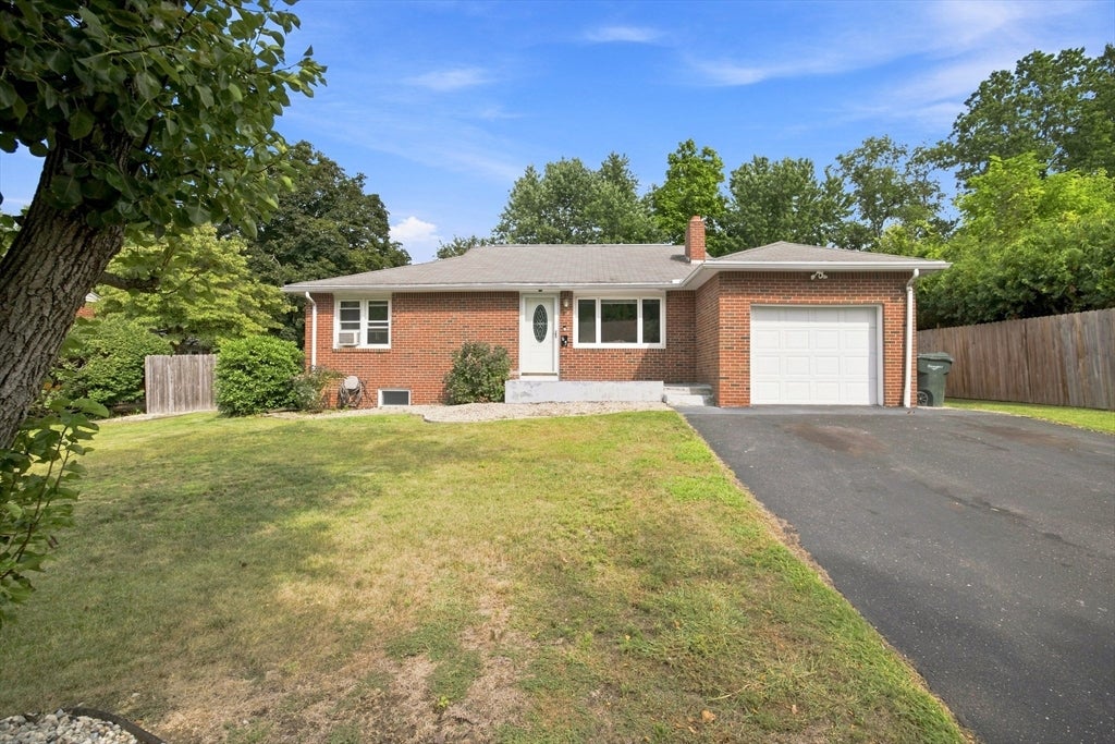 63 Martel Rd, Springfield, MA, 63 Martel Rd, Springfield, MA Photo #3
