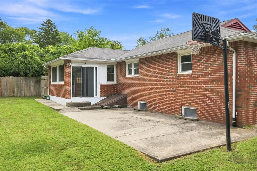 63 Martel Rd, Springfield, MA, 63 Martel Rd, Springfield, MA Photo #9
