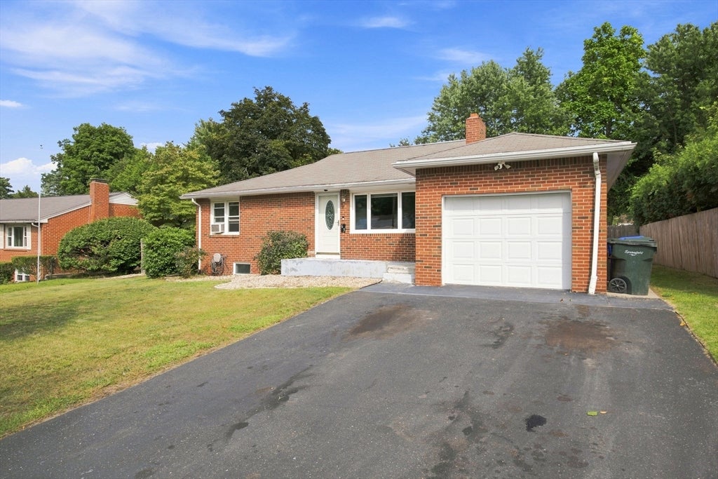 63 Martel Rd, Springfield, MA, 63 Martel Rd, Springfield, MA Photo #4