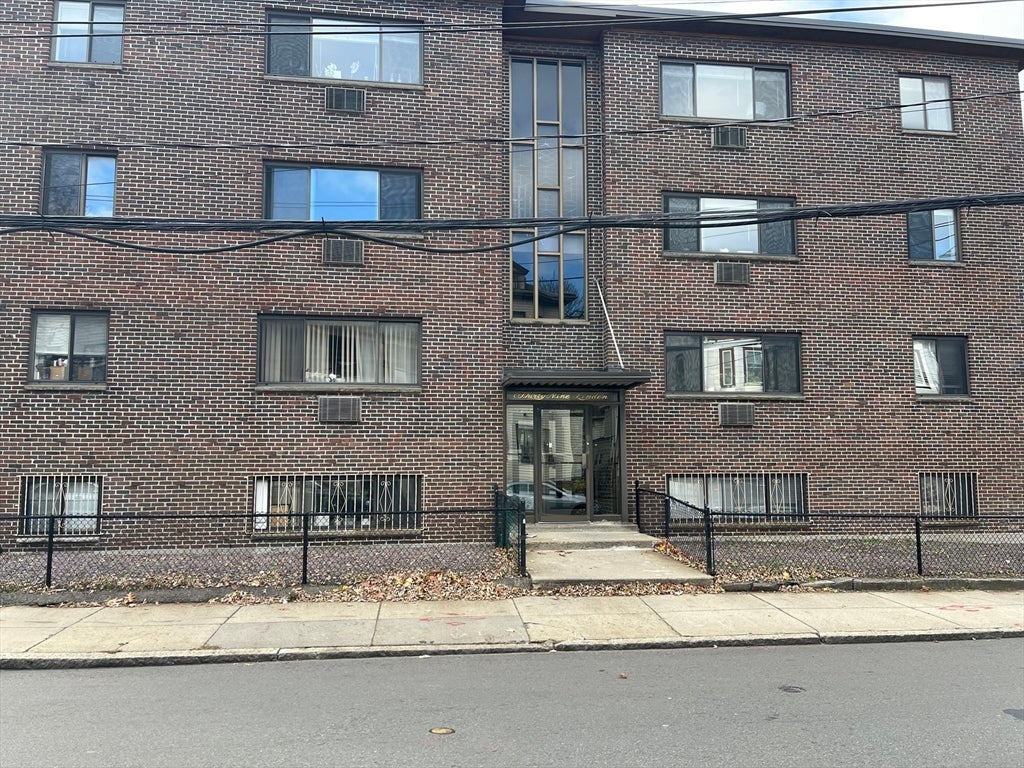 39 Linden St #12, Boston, MA, 39 Linden St #12, Boston, MA Photo #1