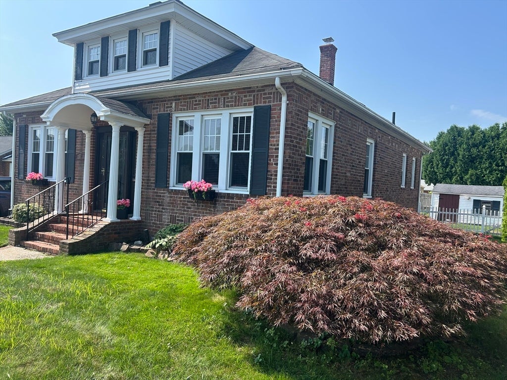 Photo of 61 Catherine St, Chicopee, MA