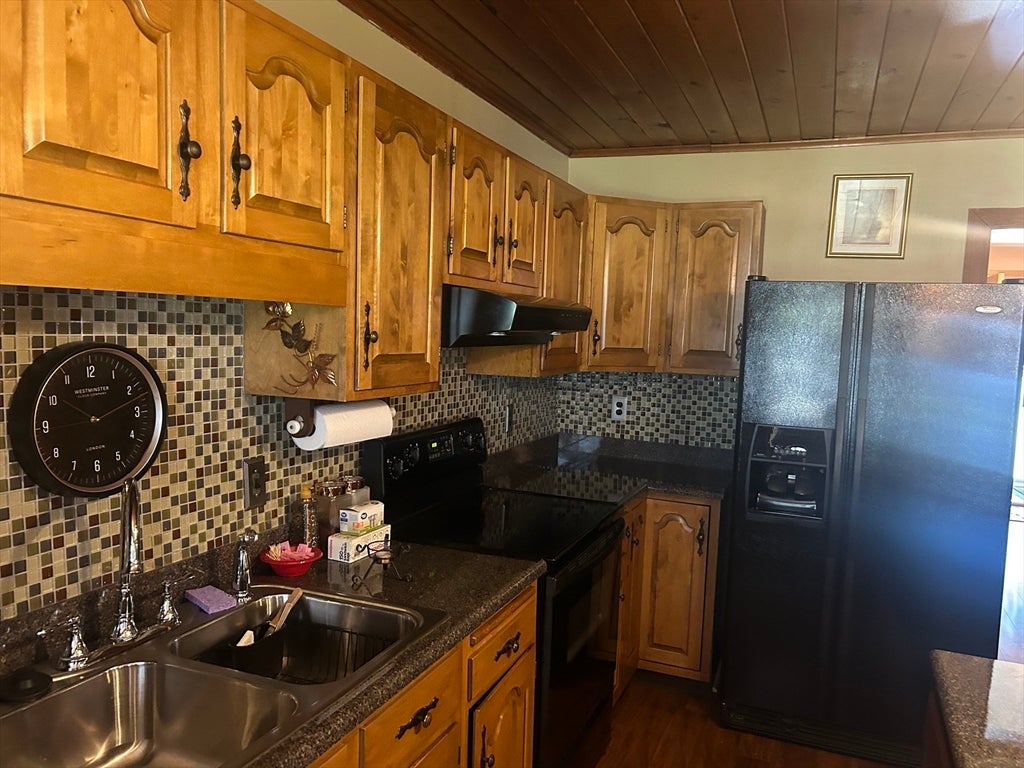 61 Catherine St, Chicopee, MA, 61 Catherine St, Chicopee, MA Photo #6
