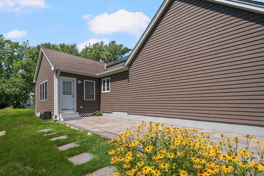 40 Oakland Ave, Swansea, MA, 40 Oakland Ave, Swansea, MA Photo #26