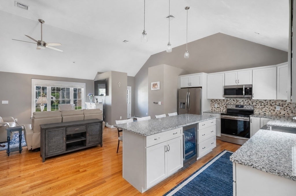 40 Oakland Ave, Swansea, MA, 40 Oakland Ave, Swansea, MA Photo #7
