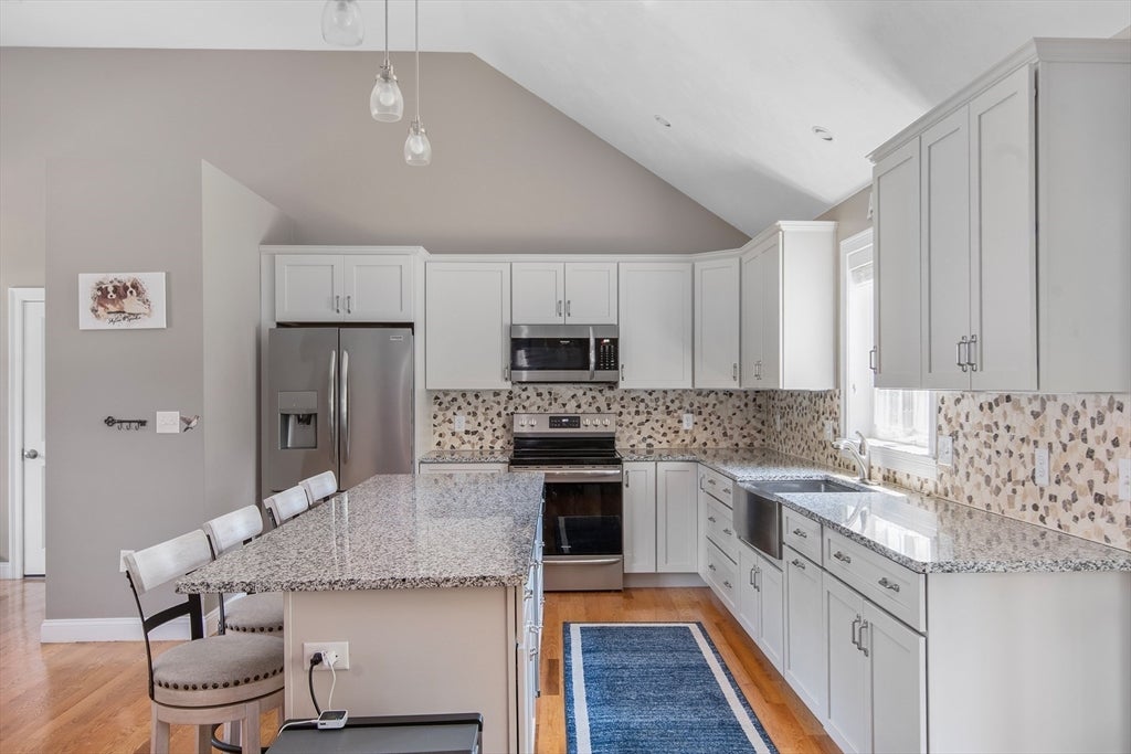 40 Oakland Ave, Swansea, MA, 40 Oakland Ave, Swansea, MA Photo #6