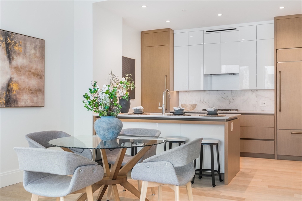 380 Harrison Ave PH2B