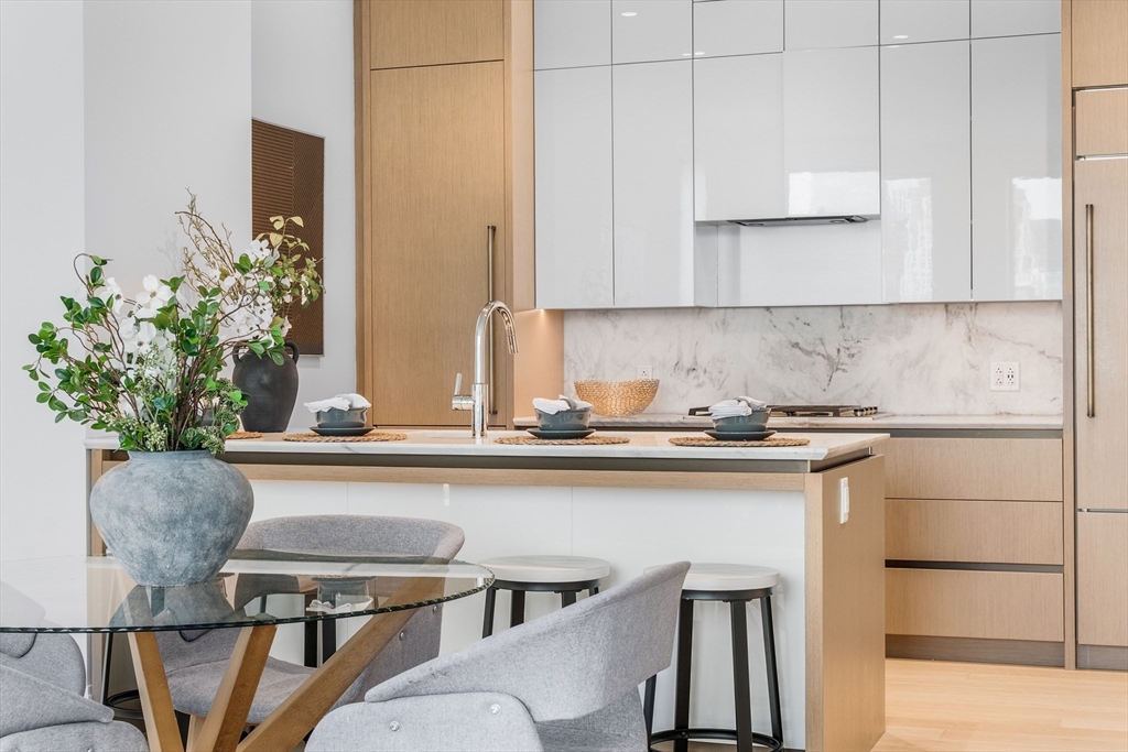 380 Harrison Ave PH2B