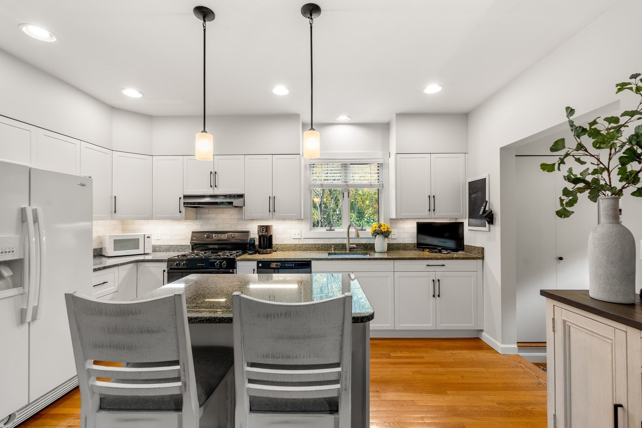 38 Hawthorne Rd, Wayland, MA, 38 Hawthorne Rd, Wayland, MA Photo #13