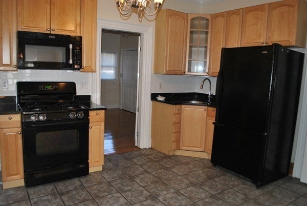 648 E. 6th St #1, Boston, MA, 648 E. 6th St #1, Boston, MA Photo #4