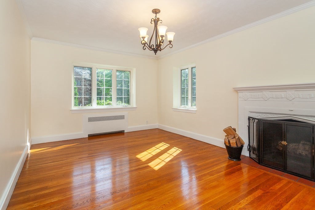 549 Centre St 3
