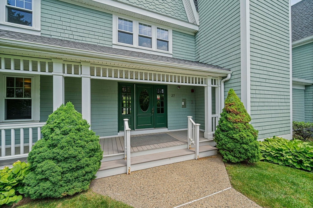 37 Hastings St. 207