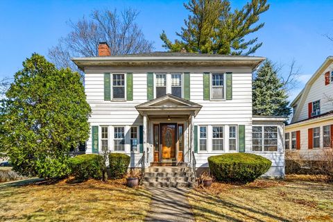 56 Gardner St Peabody MA 01960