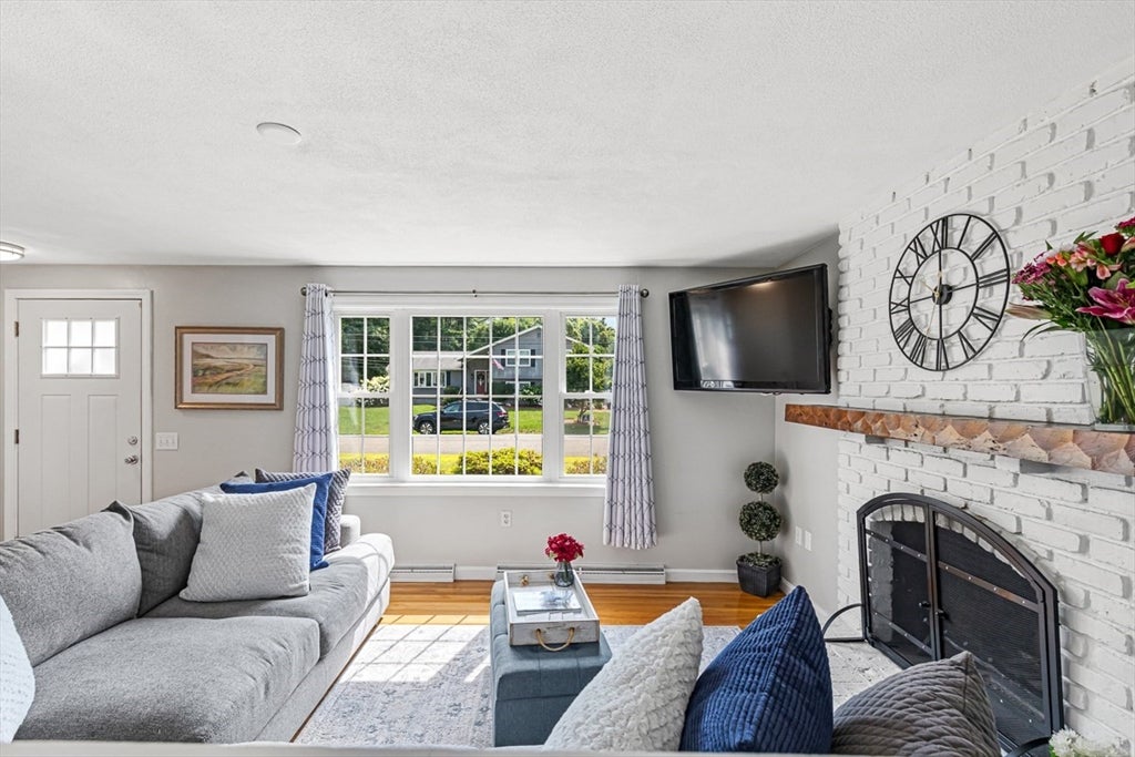 6 Oak Dr, Plainville, MA, 6 Oak Dr, Plainville, MA Photo #13
