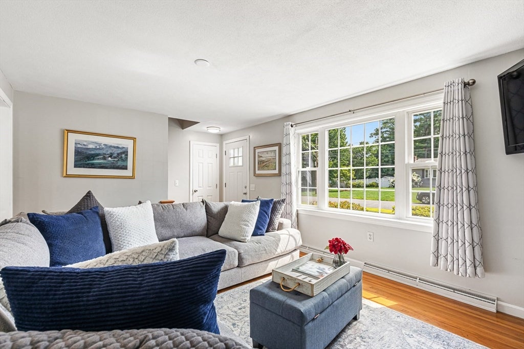 6 Oak Dr, Plainville, MA, 6 Oak Dr, Plainville, MA Photo #11