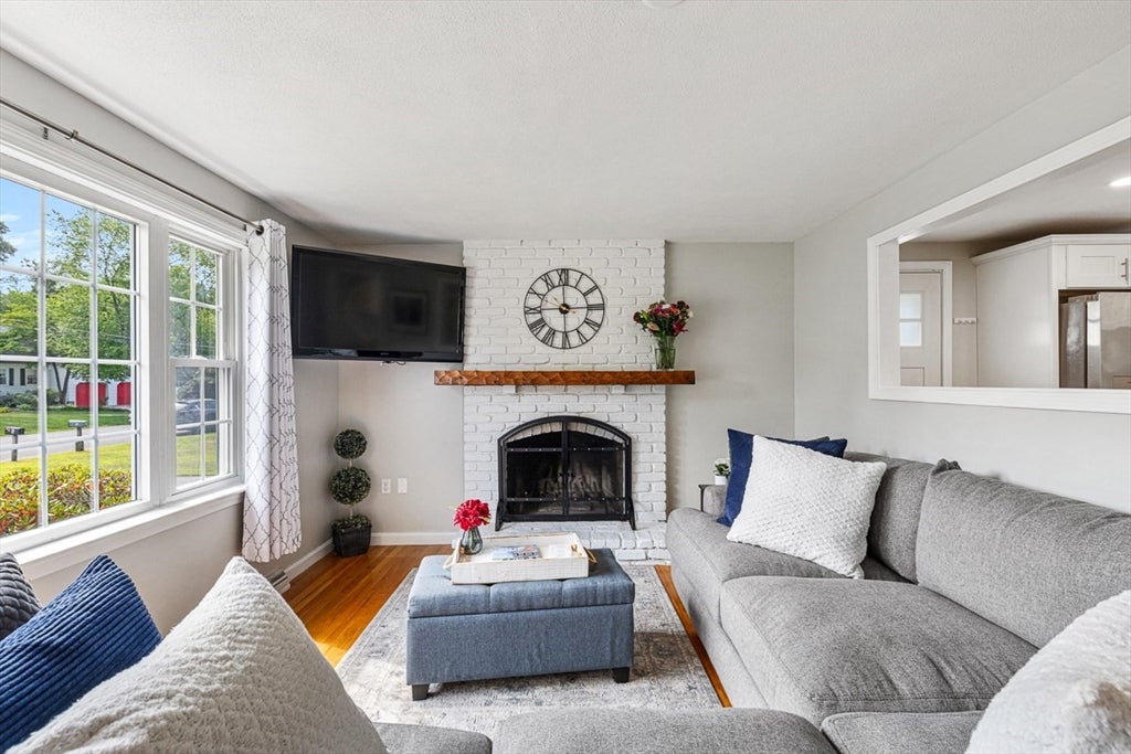 6 Oak Dr, Plainville, MA, 6 Oak Dr, Plainville, MA Photo #15