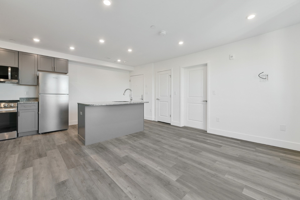 585 Essex St #618, Lynn, MA Photo #9