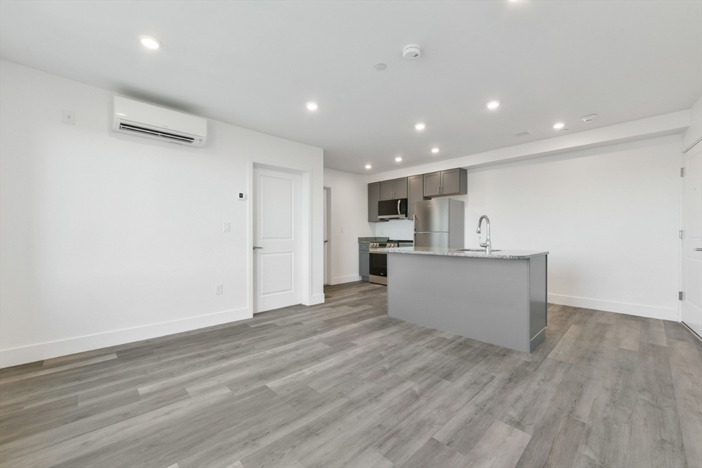 585 Essex St #618, Lynn, MA Photo #7