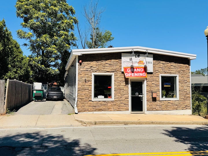 Photo 1 of 12 — 9 Sterling St, Clinton, MA 01510