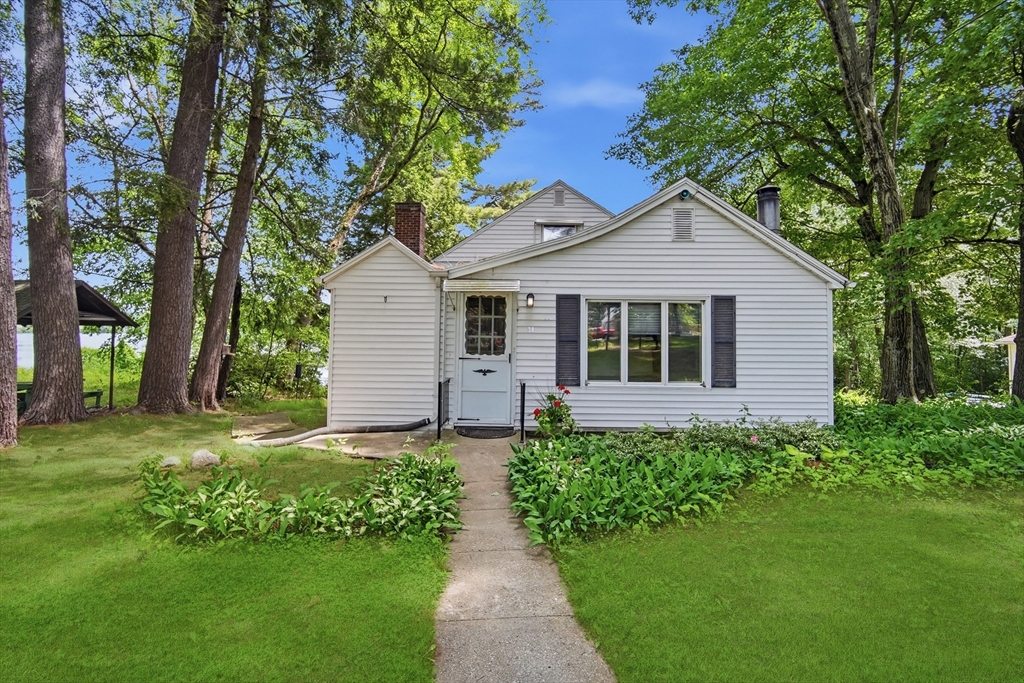 28 Lake Dr