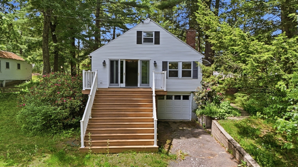 28 Lake Dr