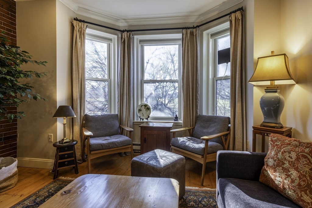 23 Monument Square 3