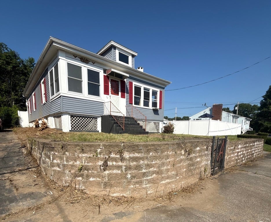 Photo of 12 Roosevelt Ave, North Attleboro, MA