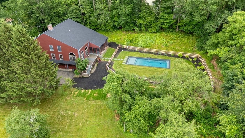 370 Willow Ave