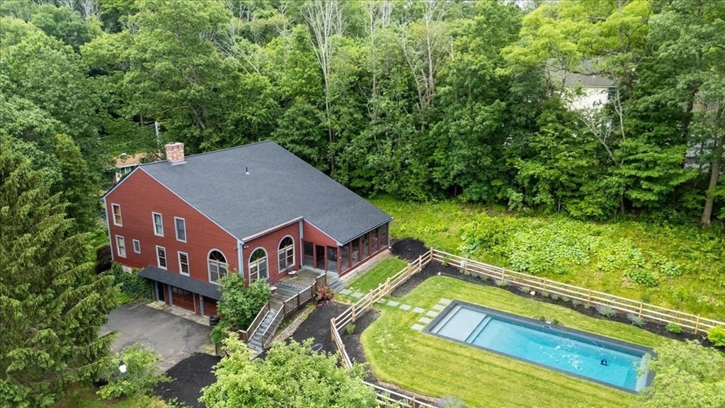 370 Willow Ave