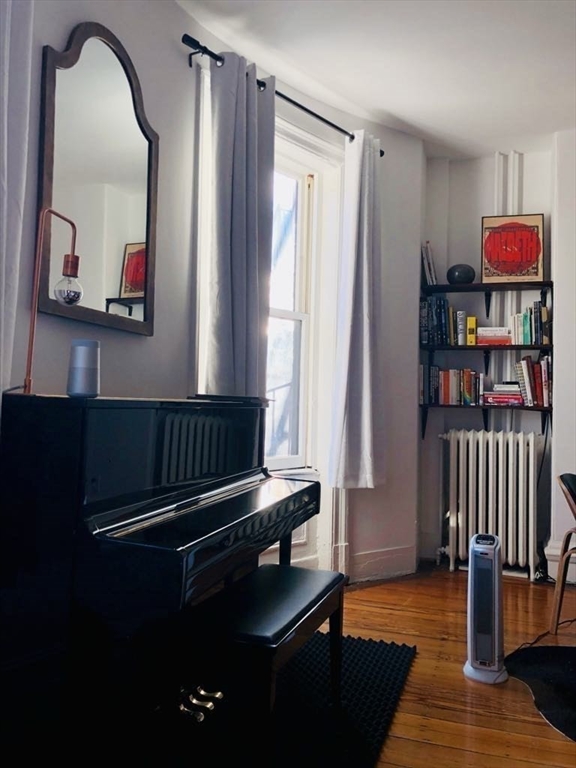 195 Beacon Street 8