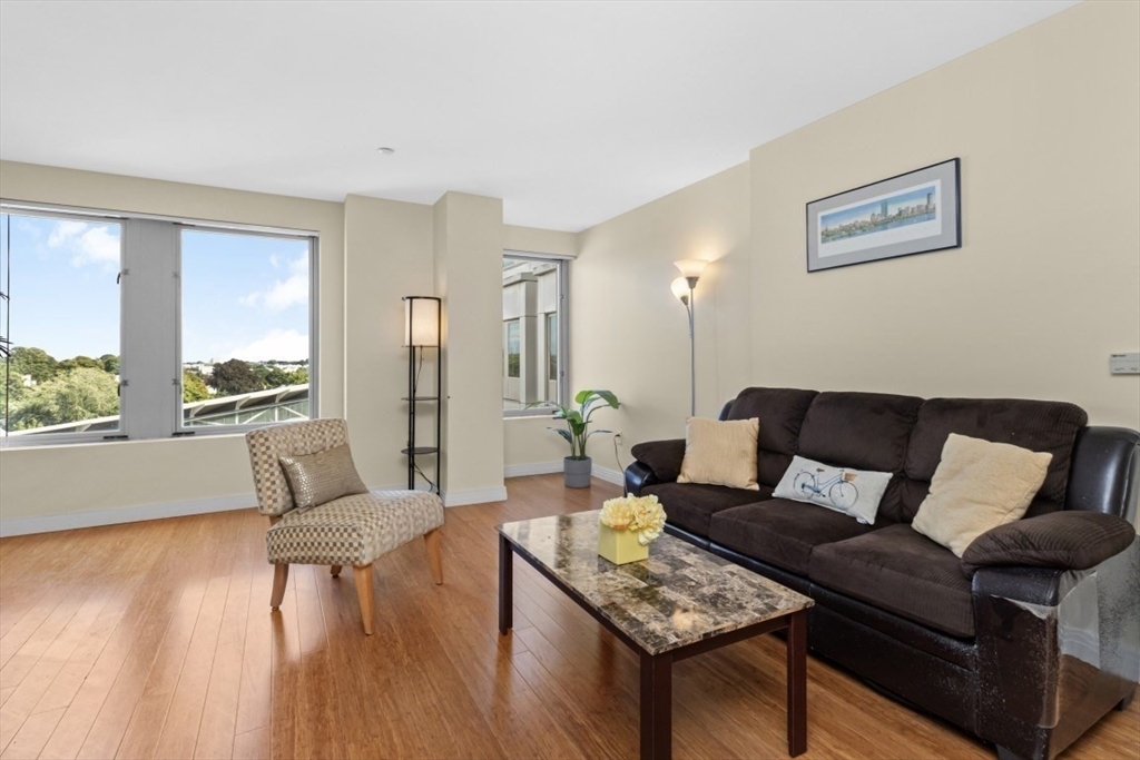 1910 Dorchester Ave 517