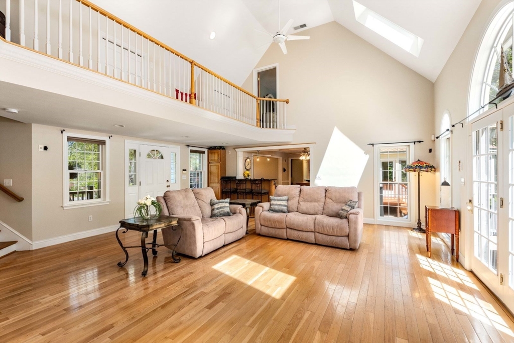 13 Lisa Ln