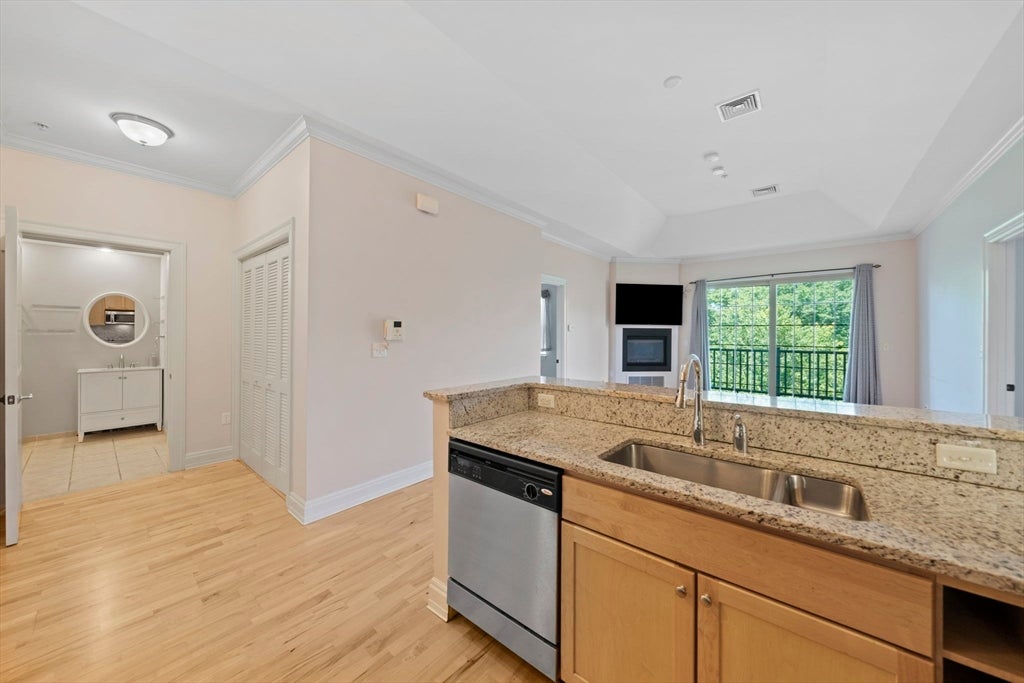59 Walpole St #307, Canton, MA, 59 Walpole St #307, Canton, MA Photo #4