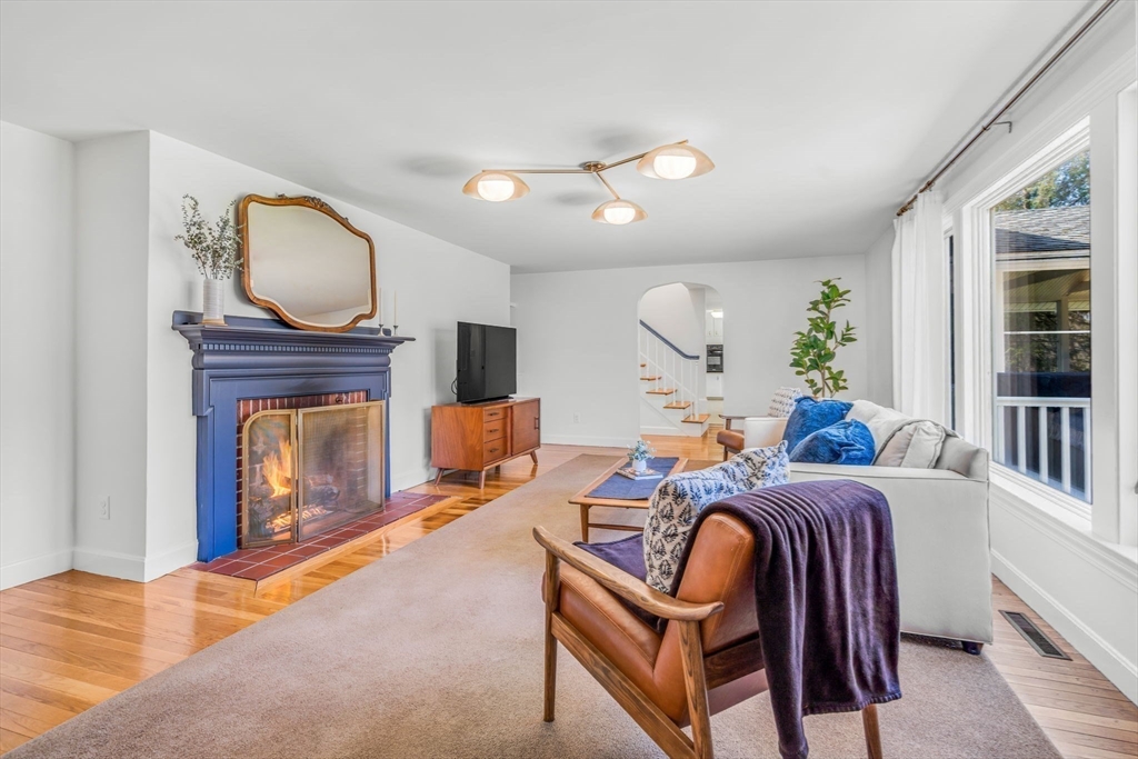 233 Foster Street 233